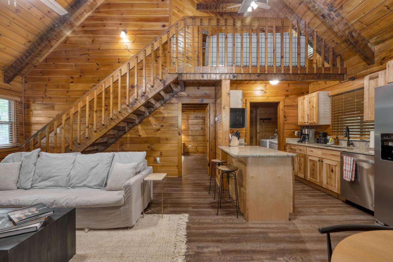 The Dudley Cabins By Avantstay Sevierville Exterior foto