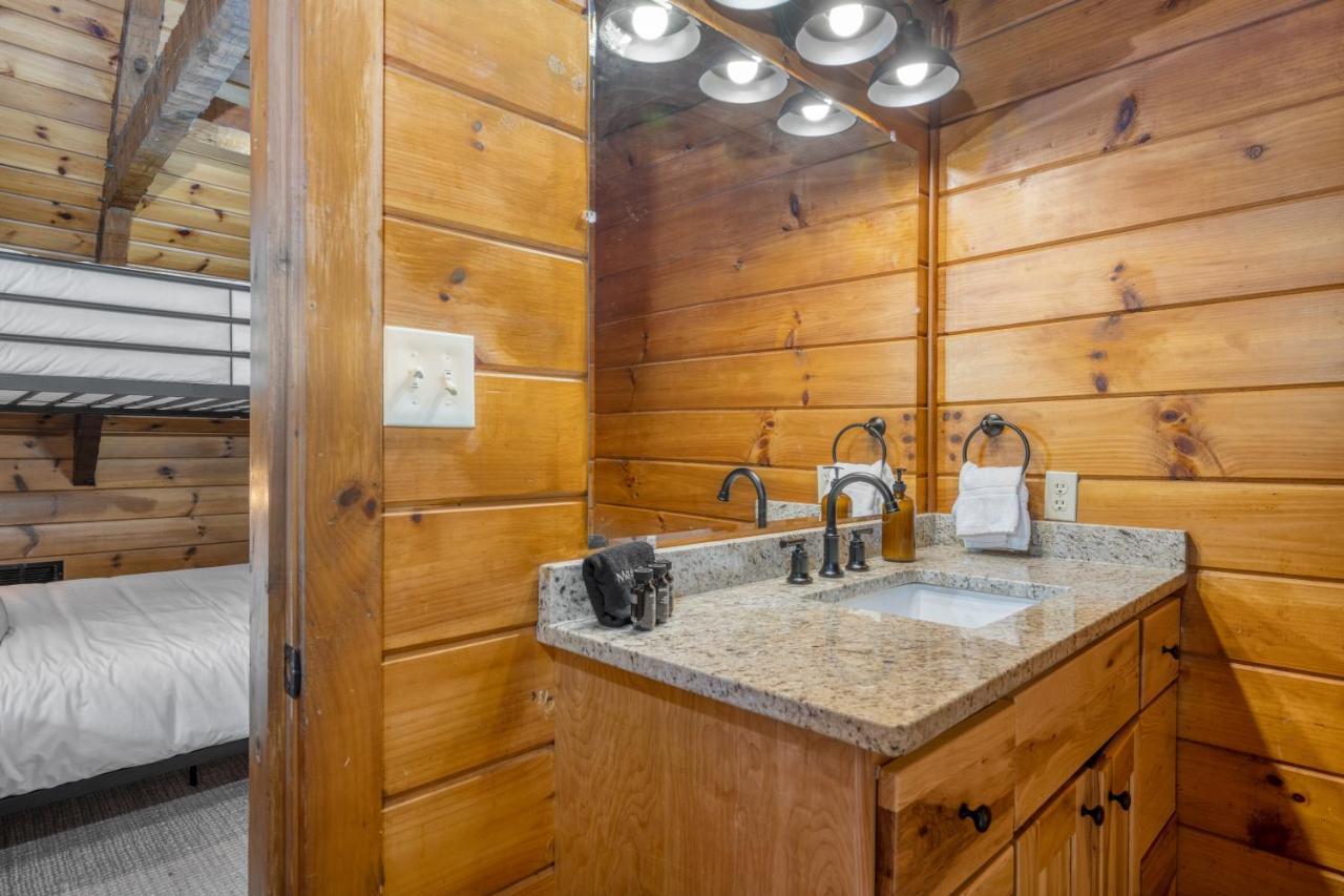 The Dudley Cabins By Avantstay Sevierville Exterior foto